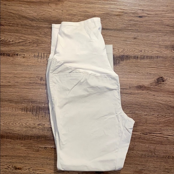 🛑SOLD 🛑Old Navy Maternity pixie pants - Picture 4 of 4